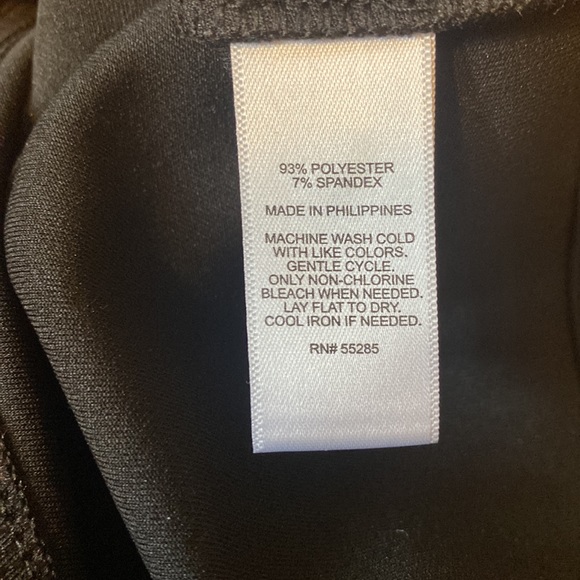 $7 CLEARANCE - Express XS Black Crop Top - Picture 8 of 9